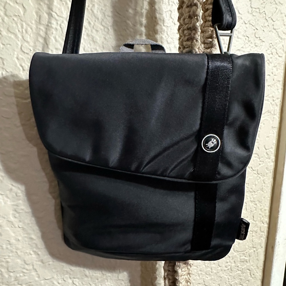 Pacsafe SlingSafe 100 Exomesh Anti-Theft Security Cross Body Bag
